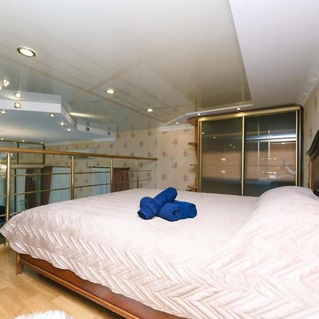 Stylish Two-Level Flat 2 Min From Khreschatyk Kiev Luaran gambar