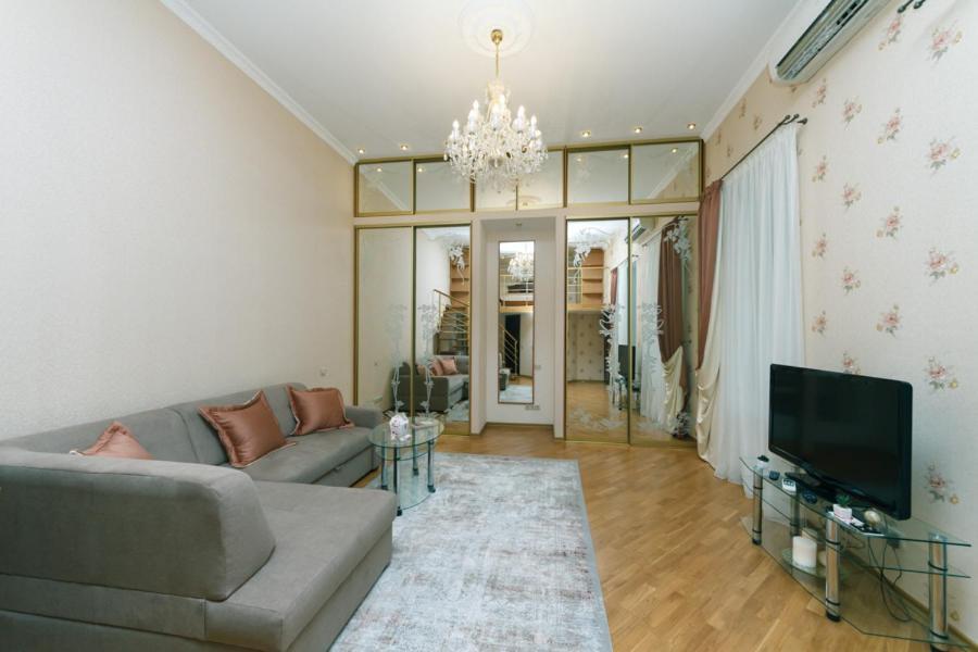 Stylish Two-Level Flat 2 Min From Khreschatyk Kiev Luaran gambar