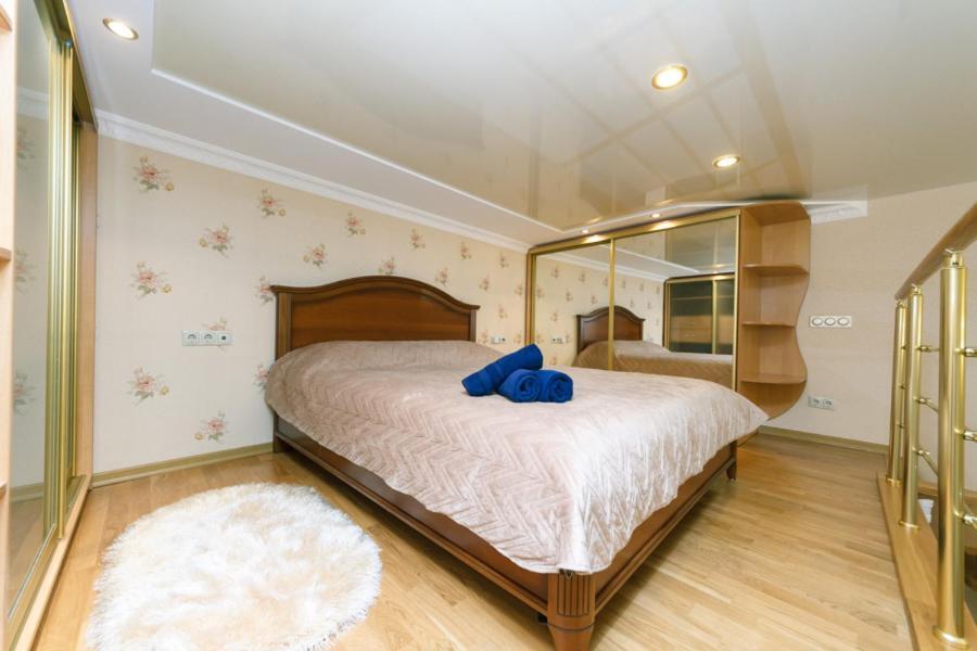 Stylish Two-Level Flat 2 Min From Khreschatyk Kiev Luaran gambar