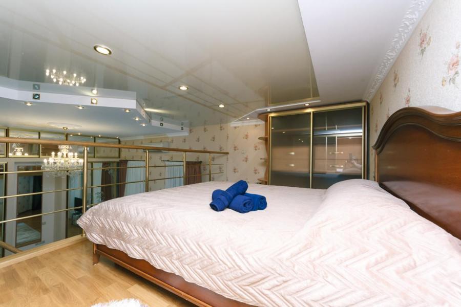 Stylish Two-Level Flat 2 Min From Khreschatyk Kiev Luaran gambar