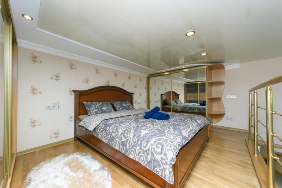 Stylish Two-Level Flat 2 Min From Khreschatyk Kiev Luaran gambar