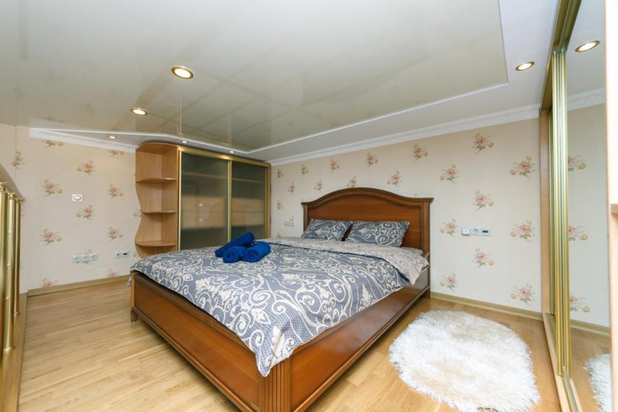 Stylish Two-Level Flat 2 Min From Khreschatyk Kiev Luaran gambar